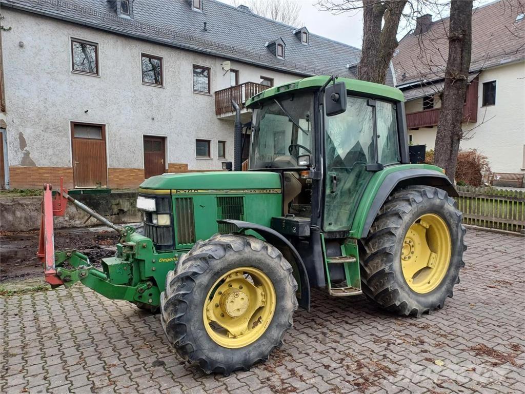 John Deere 6300 الجرارات