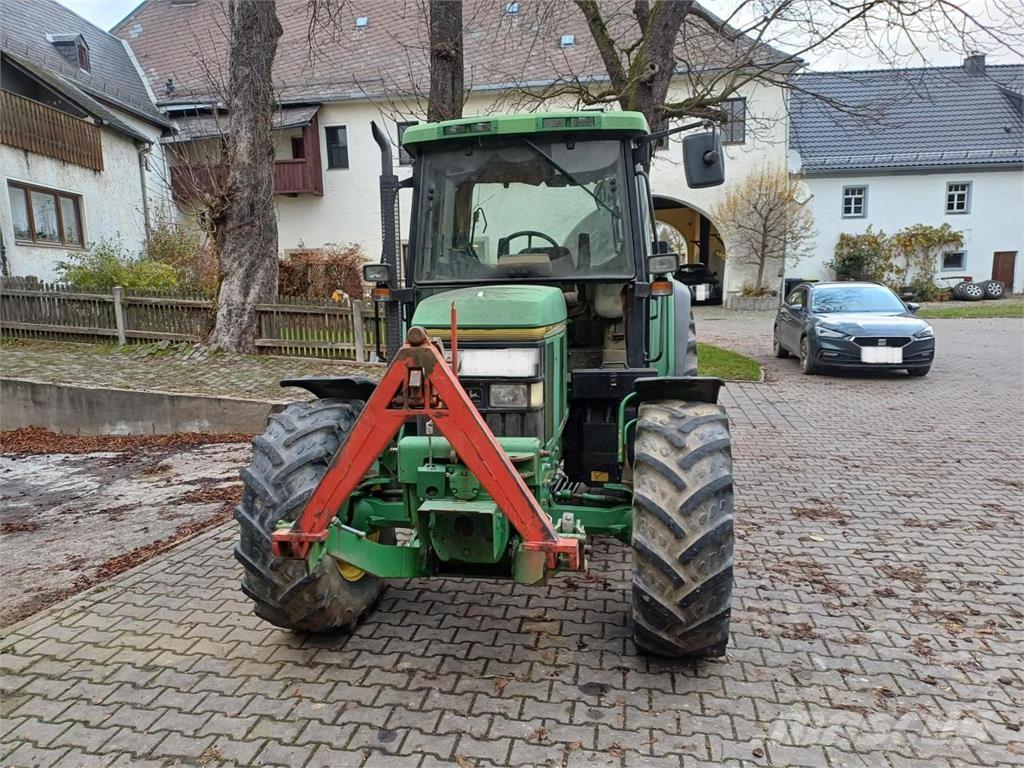 John Deere 6300 الجرارات
