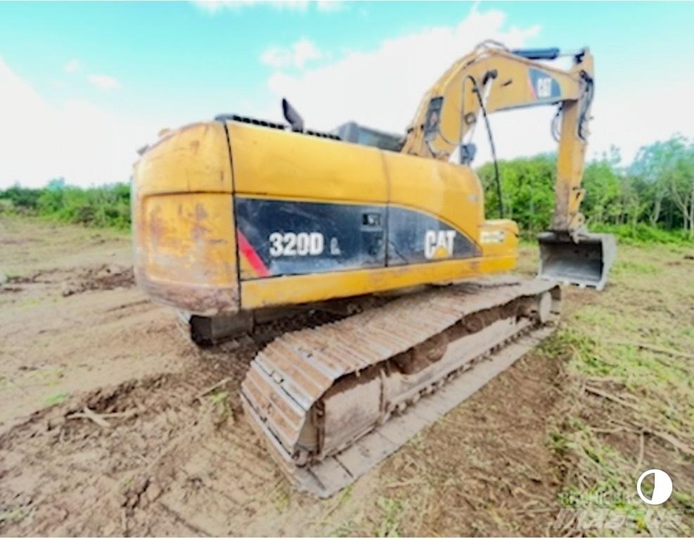 CAT 320c حفارات زحافة