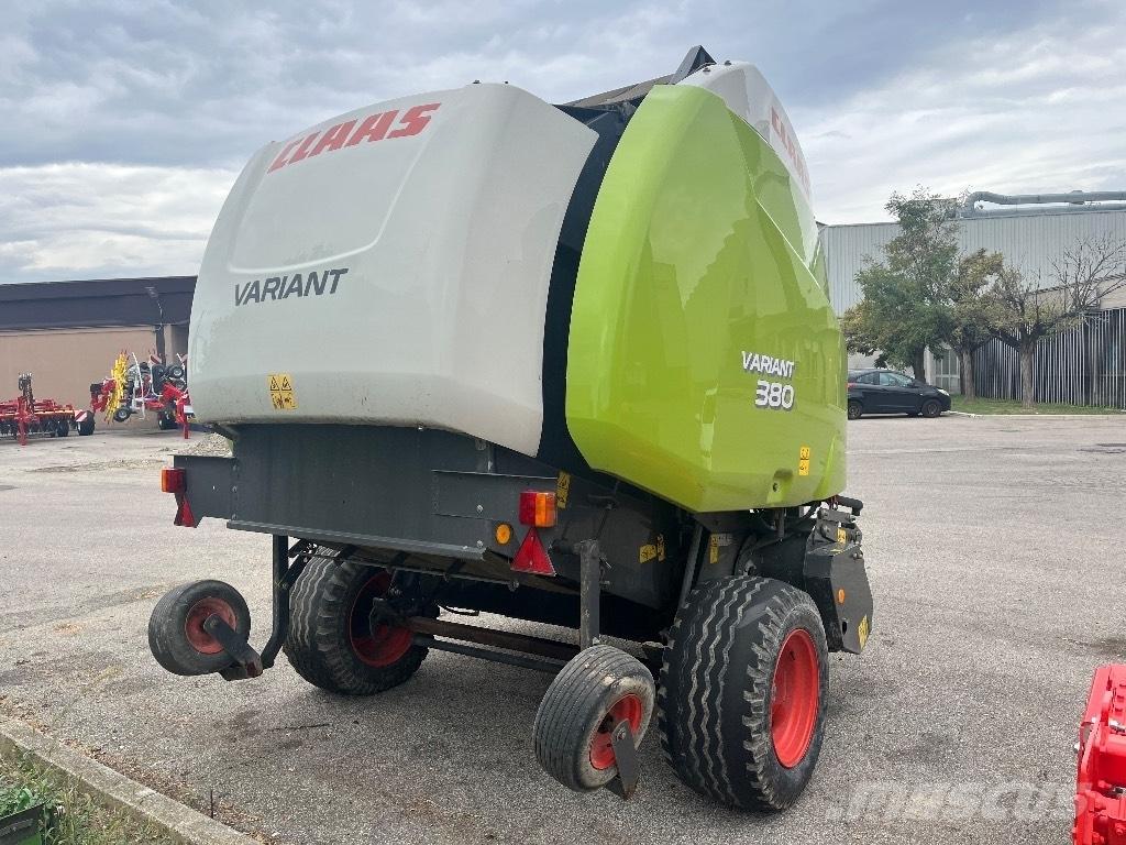 CLAAS Variant 380 محزمات مستديرة