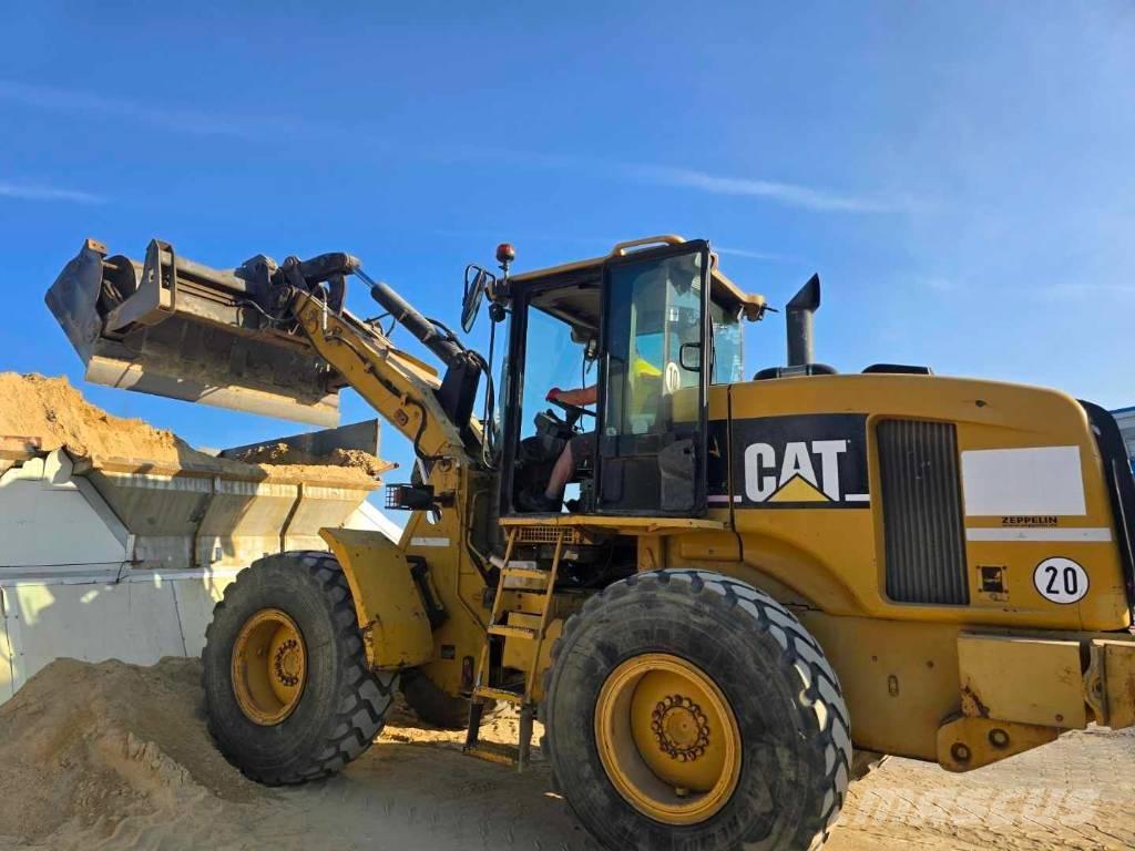 CAT 924 G لوادر بعجل