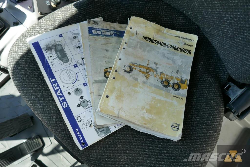 Volvo G946B AWD معدات تمهيد الطرق