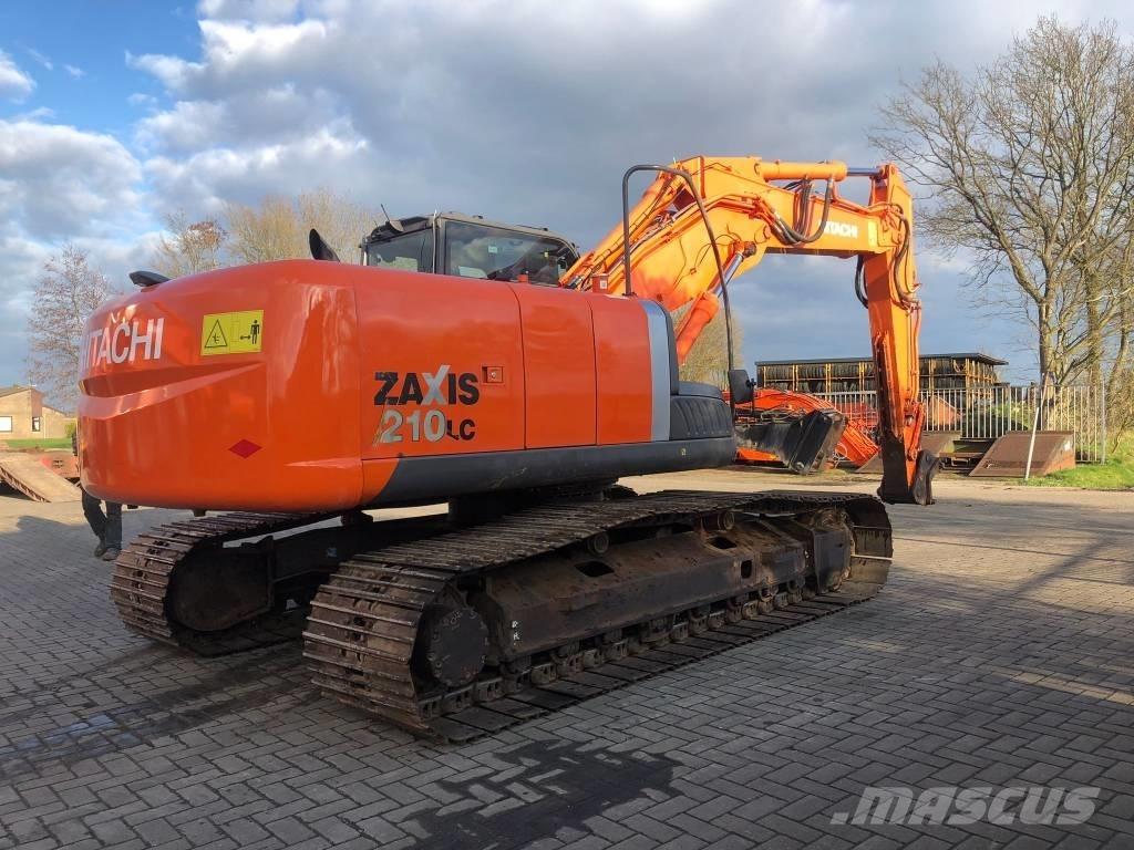 Hitachi ZX 210 LC-3 حفارات زحافة