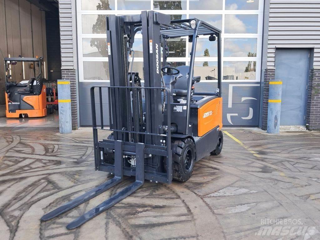 Doosan B25X-7 Plus شاحنات ذات رافعات شوكية تعمل بالكهرباء