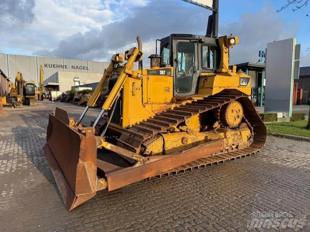 CAT D6T LGP (D6R) بلدوزرات مجنزرة