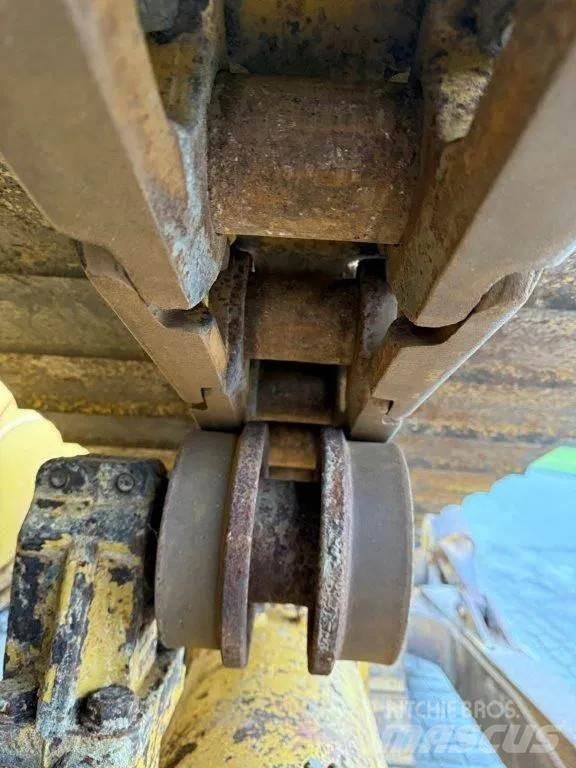 CAT D6T LGP (D6R) بلدوزرات مجنزرة