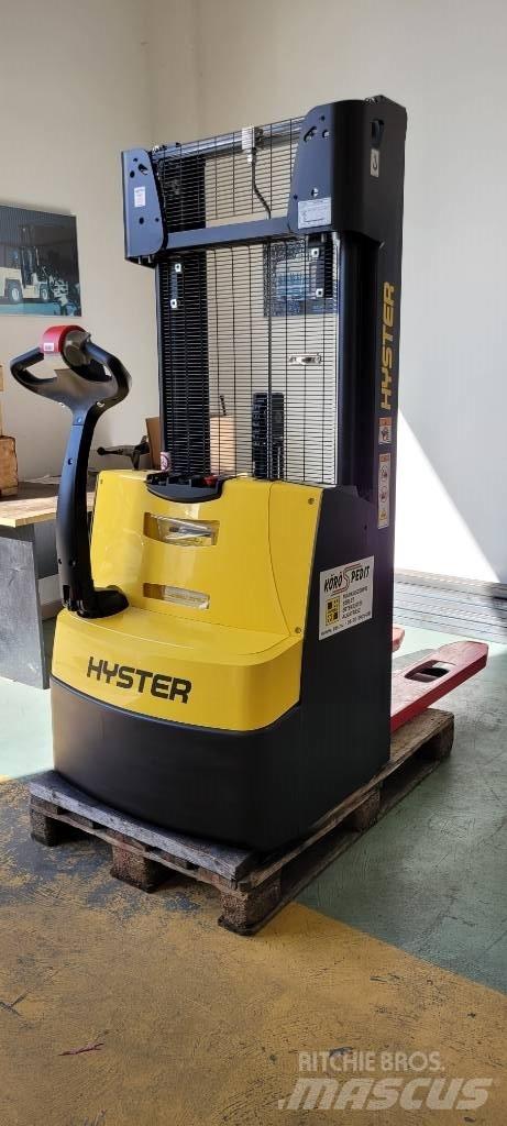 Hyster S 1.0 معدات التكديس الجوالة