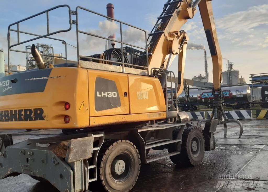 Liebherr LH 30 M مناولات المخلفات / مناولات صناعية