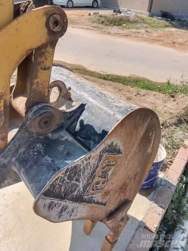 CAT 305.5 E2 حفارات صغيرة أقل من 7 طن (حفارات صغيرة)