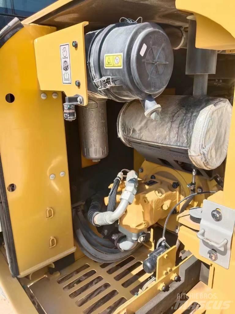 CAT 305.5 E2 حفارات صغيرة أقل من 7 طن (حفارات صغيرة)