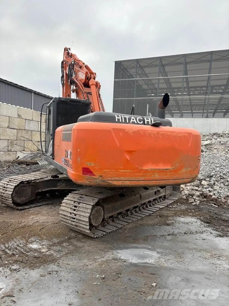 Hitachi ZX250LC-5B حفارات زحافة