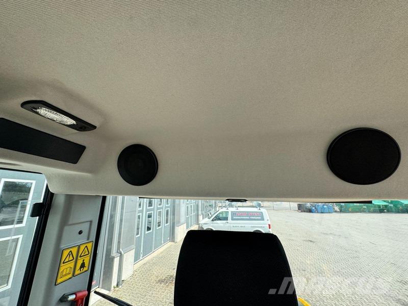 JCB 413 2.800h لوادر بعجل