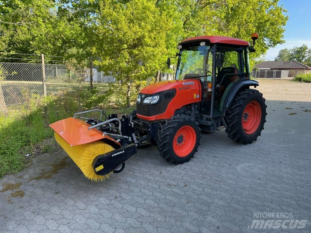Kubota M 7040 الجرارات