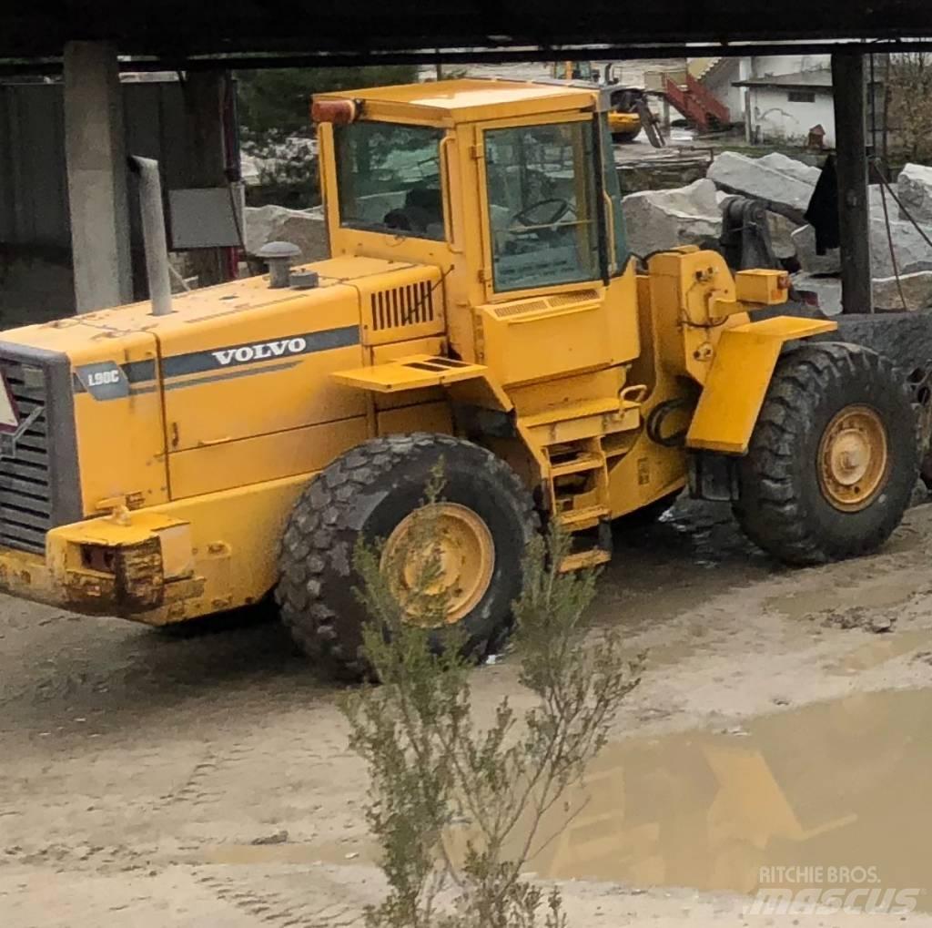 Volvo L 90 C لوادر بعجل