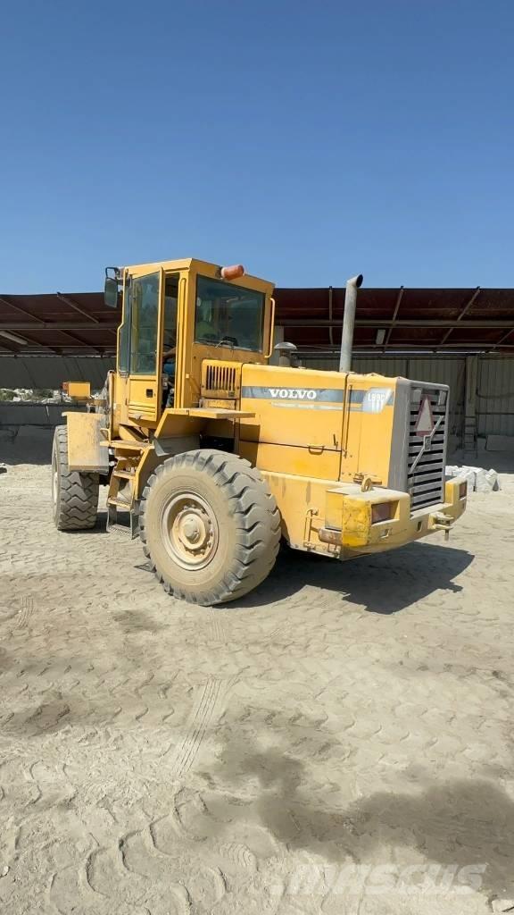 Volvo L 90 C لوادر بعجل