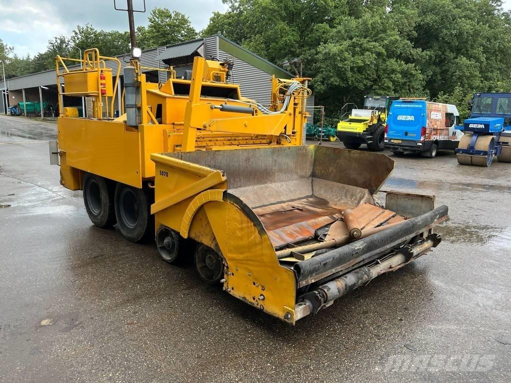 Demag SF 120 P معدات السفلتة