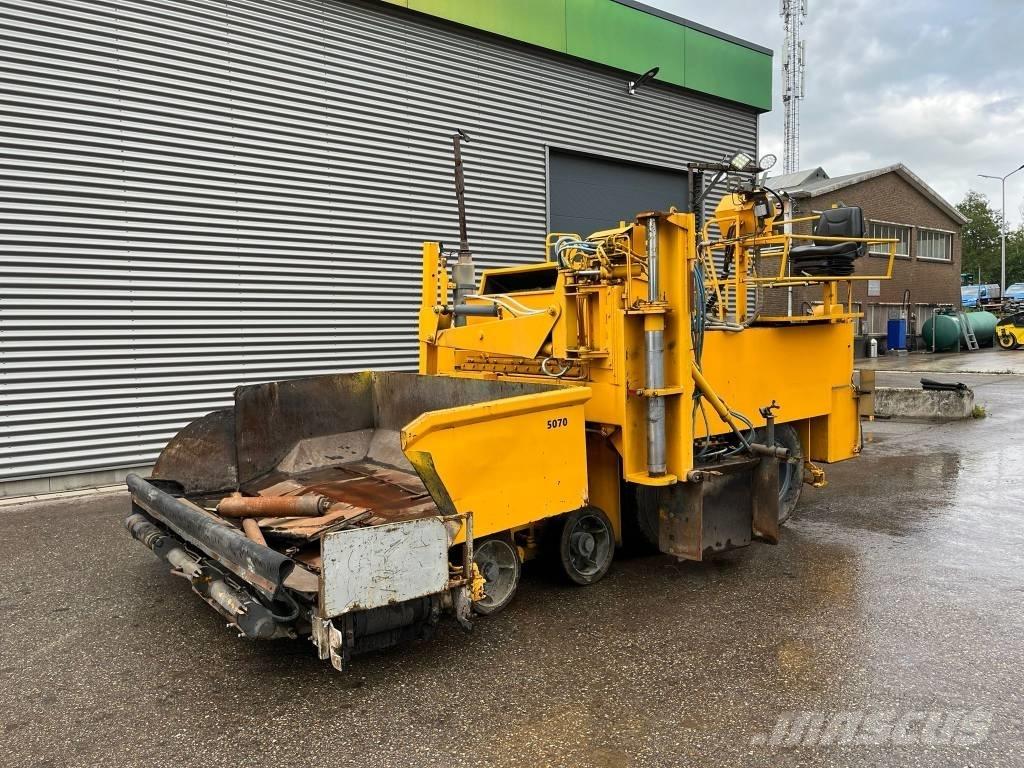 Demag SF 120 P معدات السفلتة