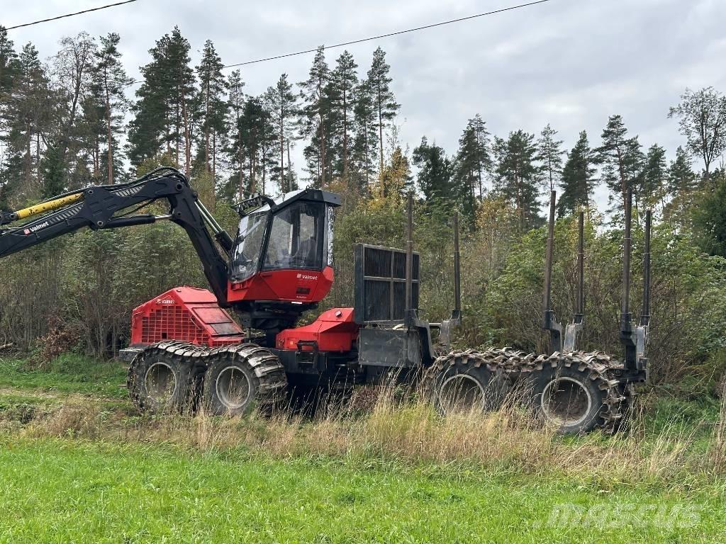Valmet 801 Combi قاطعات وناقلات الأشجار