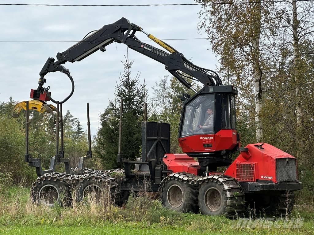 Valmet 801 Combi قاطعات وناقلات الأشجار