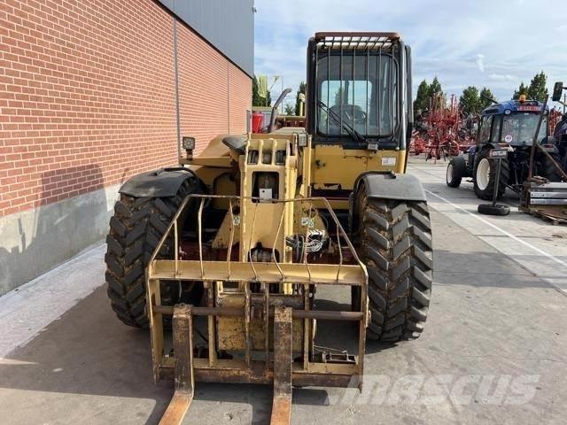 CAT TH62 معدات مناولة لأغراض الزراعة