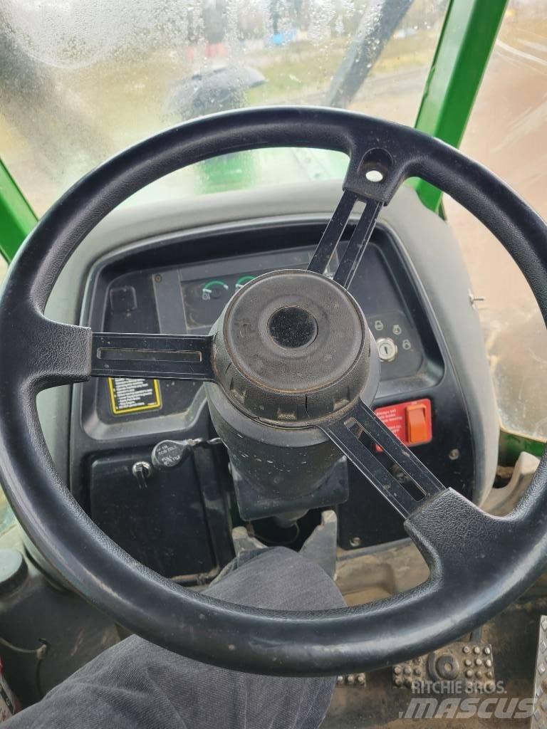 John Deere 748 H ساحبات الأشجار