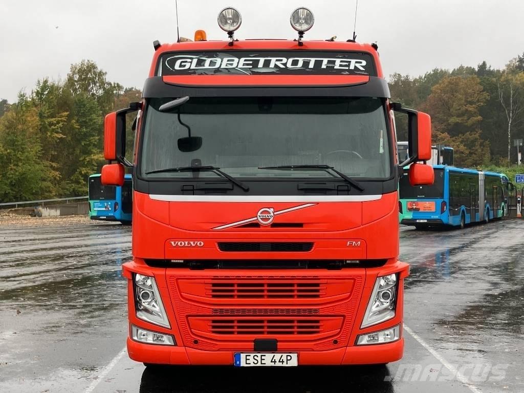 Volvo FM شاحنات الرافعات الخطافية