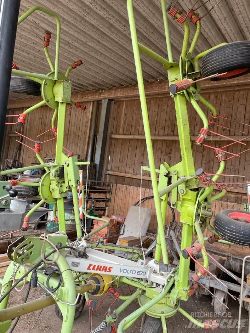 CLAAS Volto 670 مكابس وميبسات التبن