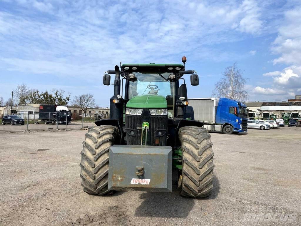 John Deere 7310R الجرارات