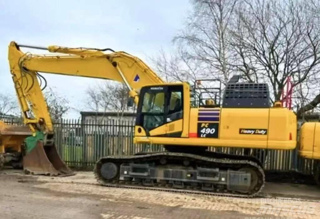 Komatsu PC 490 LC حفارات زحافة