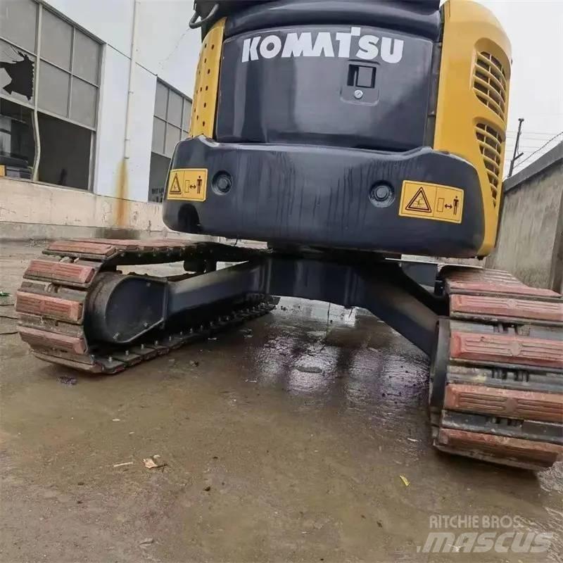 Komatsu PC 35 حفارات زحافة