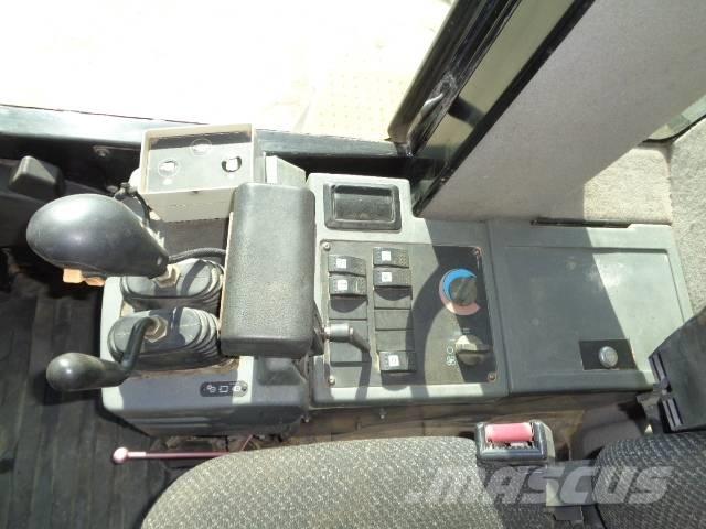 CAT 938 G II لوادر بعجل
