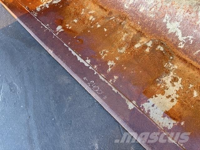 Manitou USED BUCKET دلاء