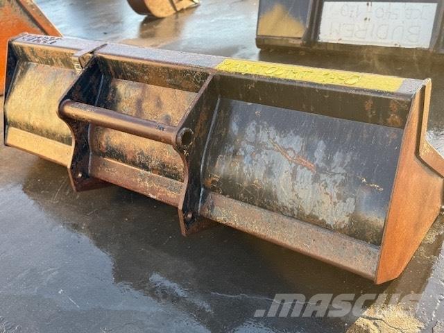 Manitou USED BUCKET دلاء
