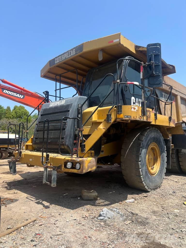 CAT 773 F شاحنات المخلفات الصلبة