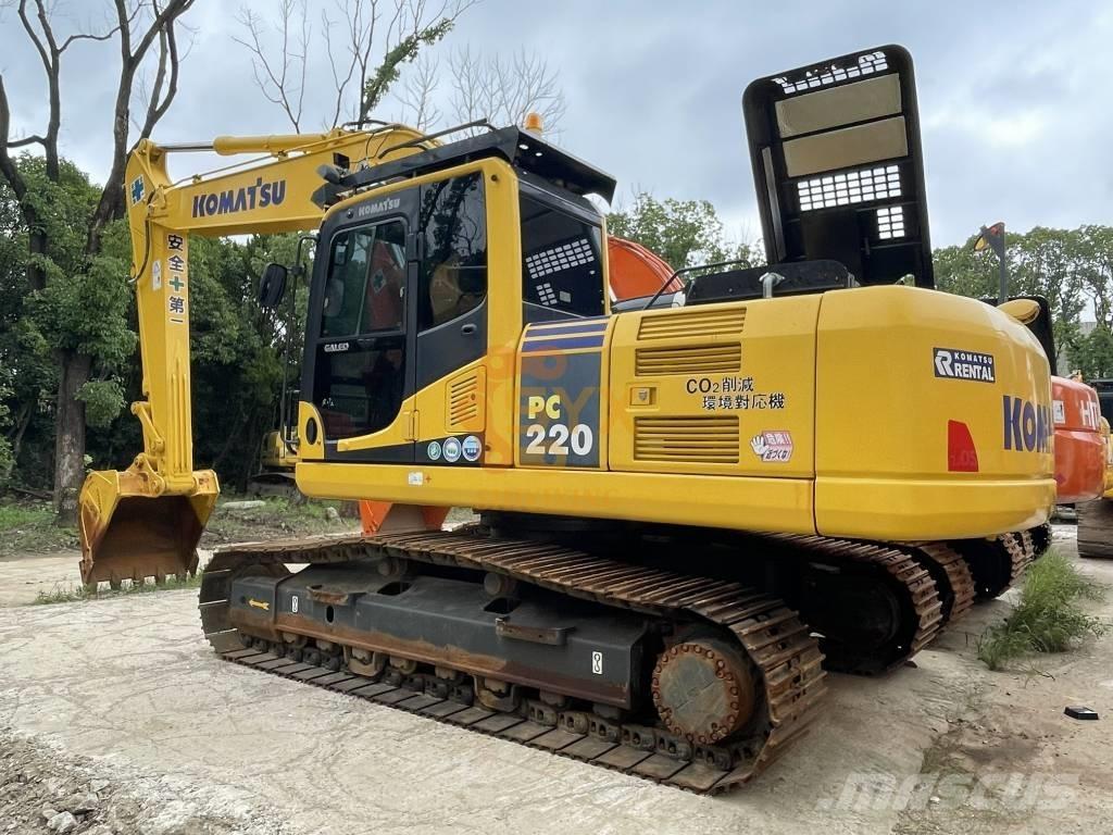 Komatsu PC 220-8 حفارات زحافة