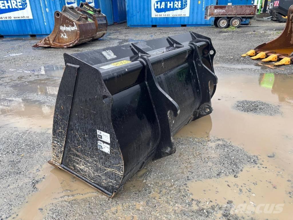 CAT 906 لوادر بعجل