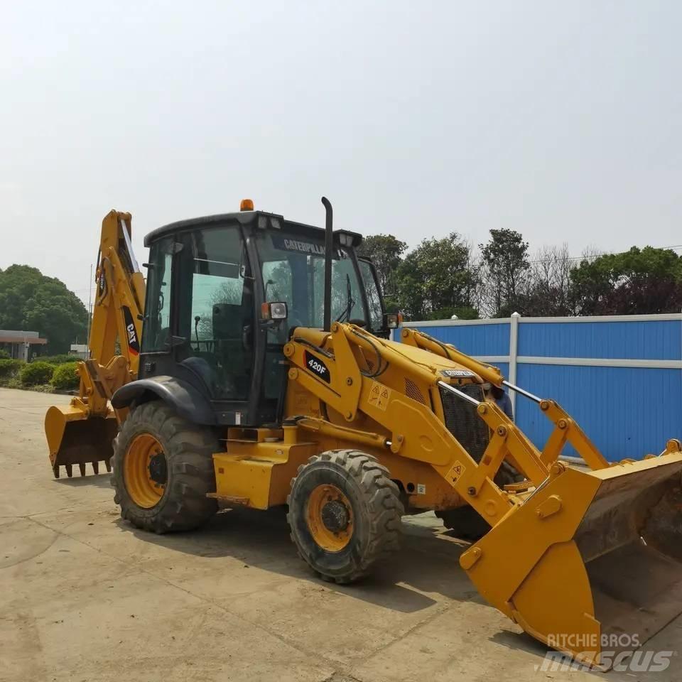 CAT 420 F لوادر ذات جرافات عكسية