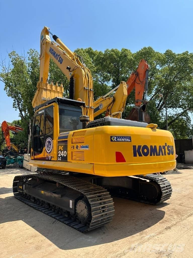 Komatsu PC 240 حفارات زحافة