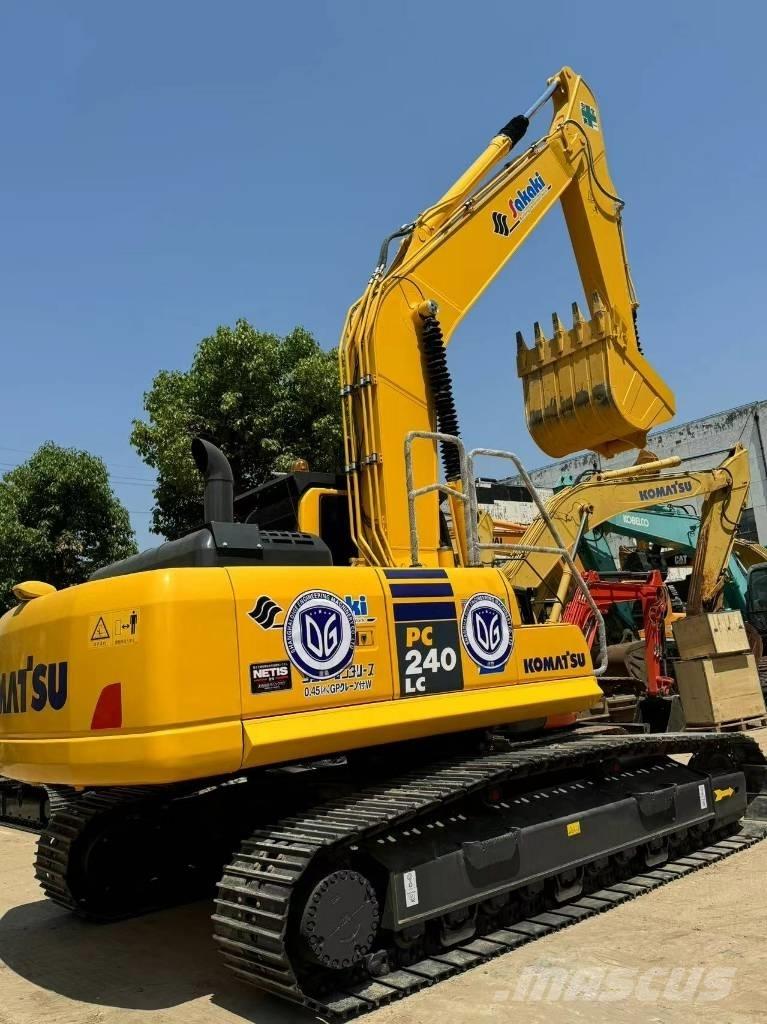 Komatsu PC 240 حفارات زحافة