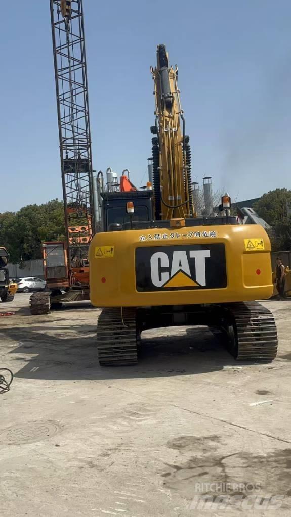 CAT 320 D L حفارات زحافة