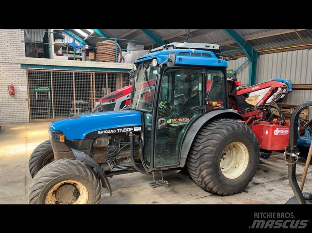 New Holland TN 90 F الجرارات