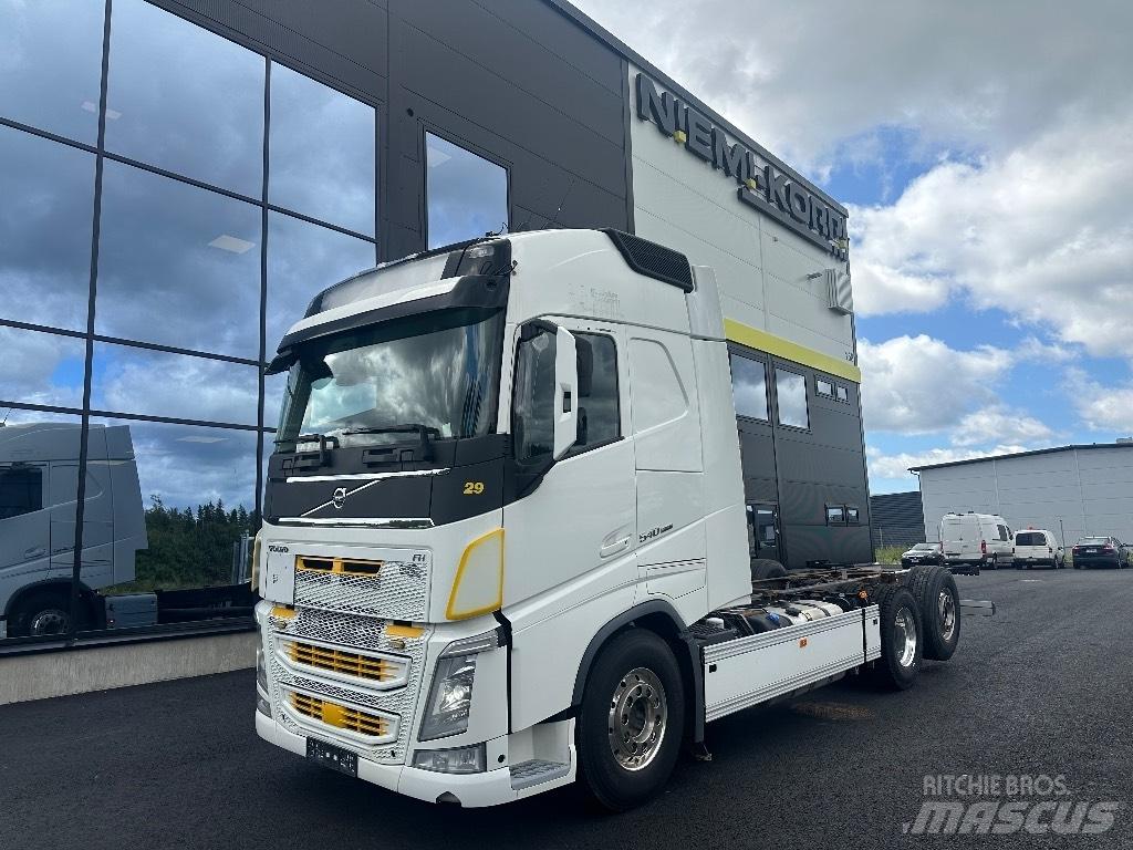 Volvo FH13 540 6x2*4 شاحنات بمقصورة وهيكل