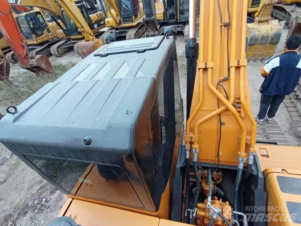 Hyundai Robex 215-9T حفارات زحافة