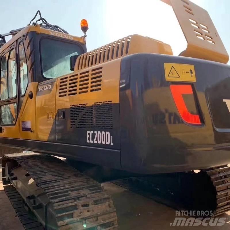 Volvo EC 200 حفارات زحافة