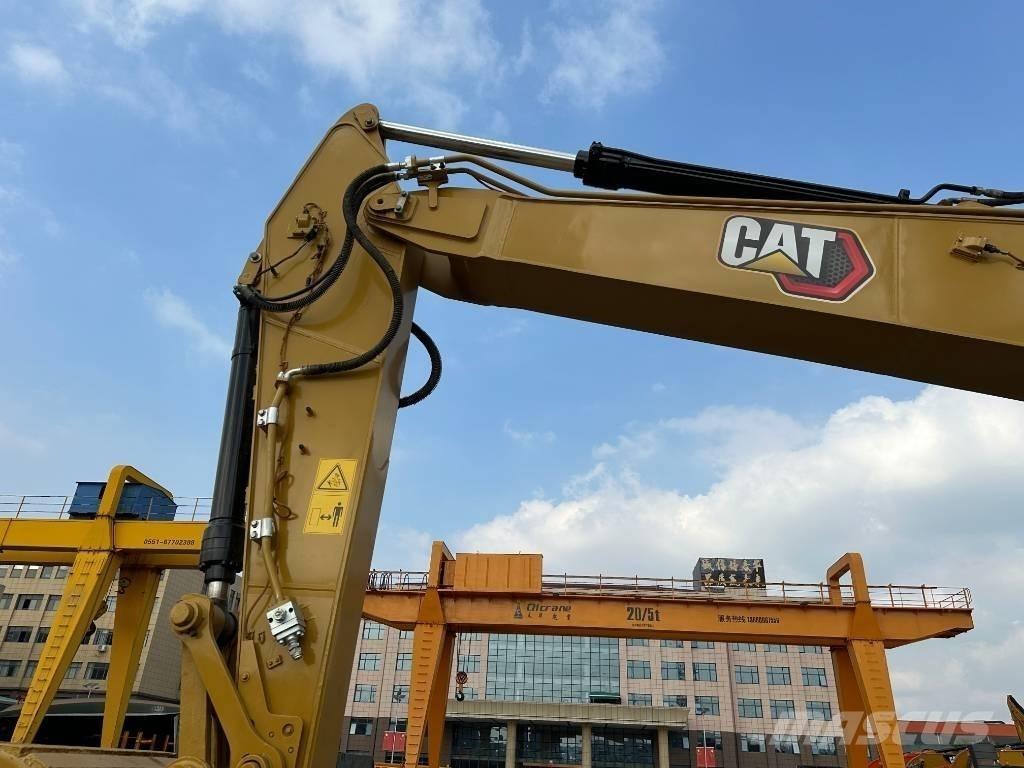 CAT 323 GC حفارات زحافة