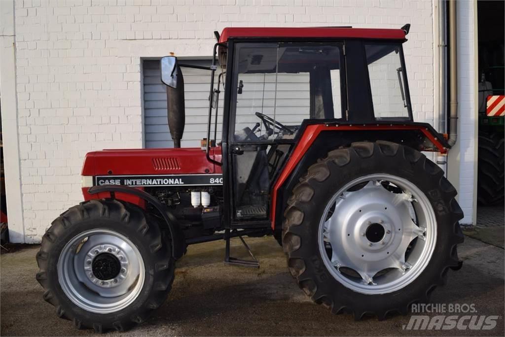 Case IH 840 الجرارات