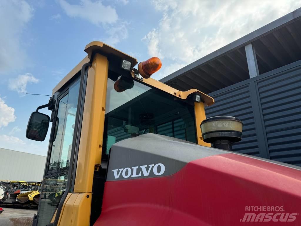 Volvo SD135B مداحل أحادية الأسطوانة
