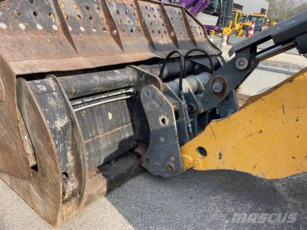 Liebherr 550 CDC + BSS لوادر بعجل