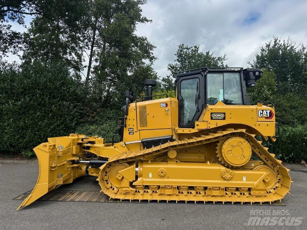CAT D 6 LGP بلدوزرات مجنزرة