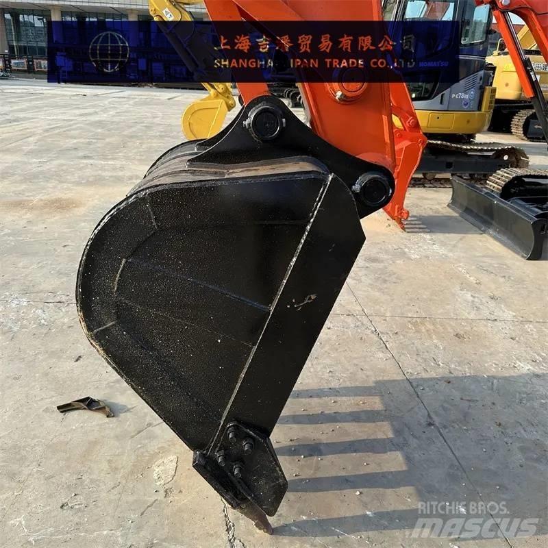 Hitachi ZX 120 LC حفارات وسط 7 طن - 12 طن